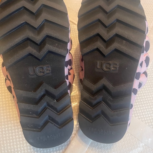 UGG Pink Cheetah slides - Picture 4 of 9